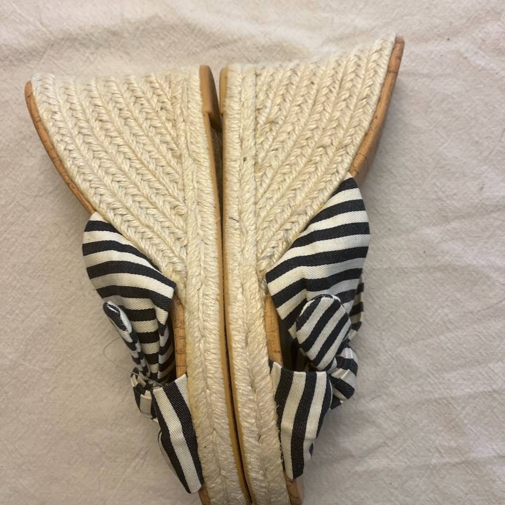 💁‍♀️Chico’s Nautical Wedges - Picture 2 of 5
